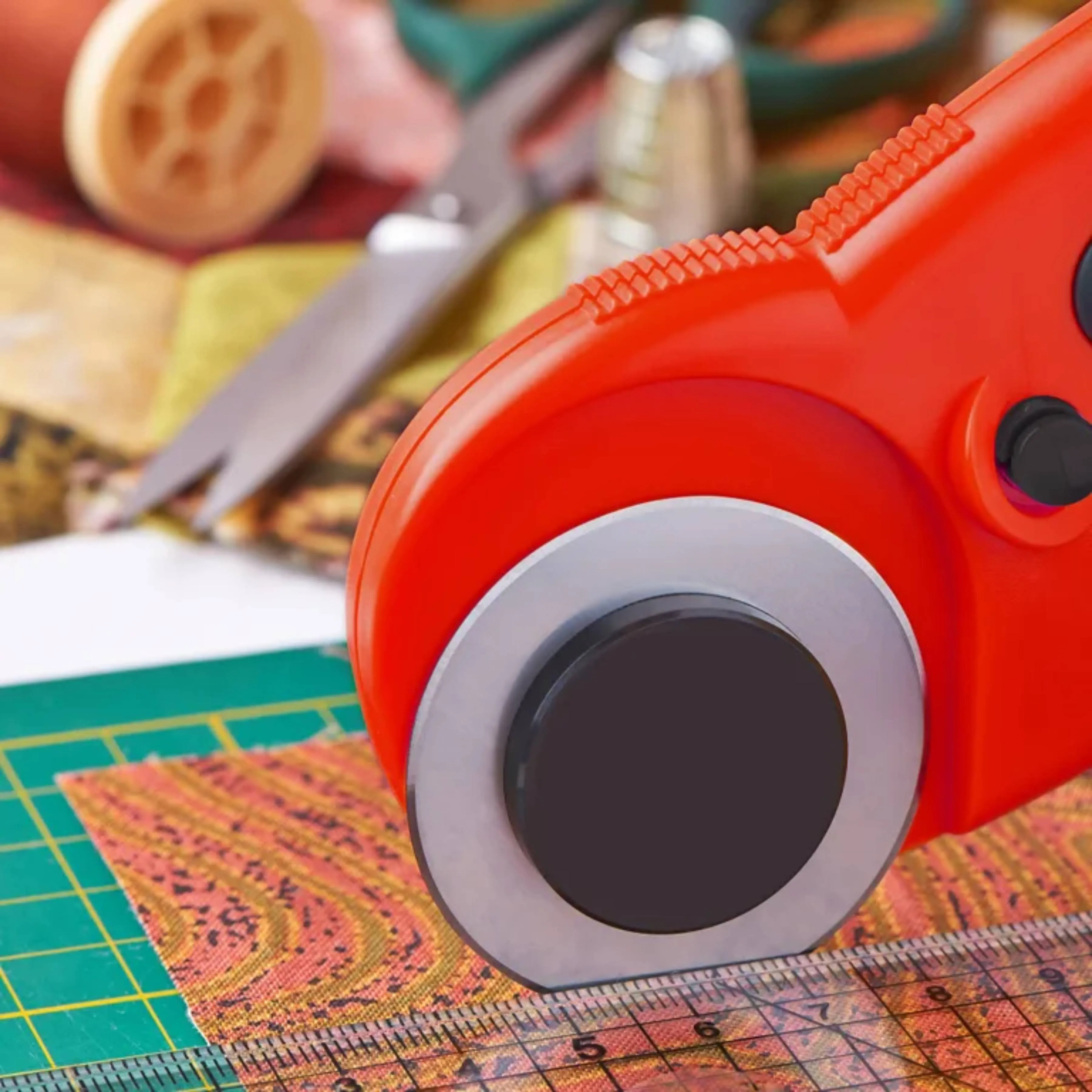 DEKTON 45mm Rotary Cutter Sewing Quilting Craft Roller